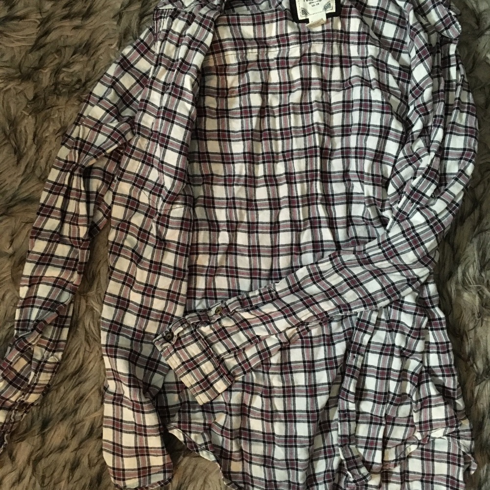 Forever 21 white black and red plaid shirt